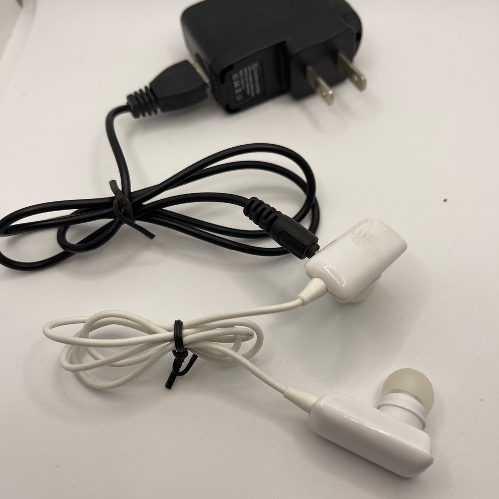 🥰 4/$25 - Bluetooth Headphones